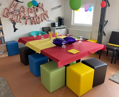 Čalouněné taburety kostky