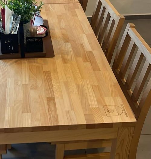 Dřevěné stoly masivní buk s logem