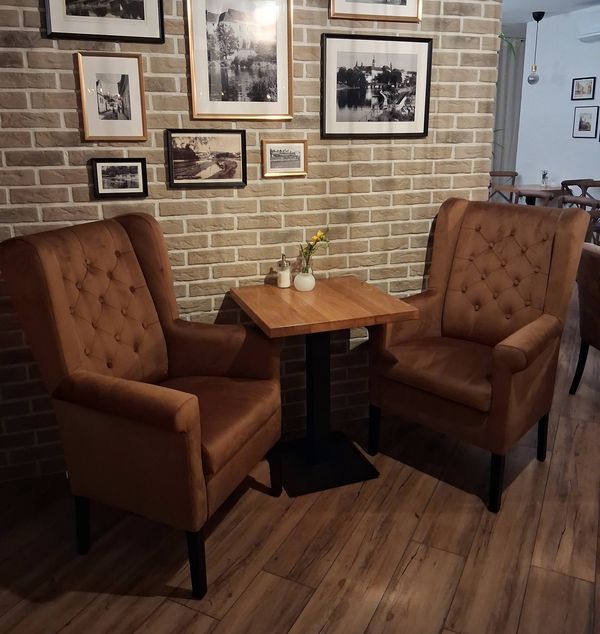 Čalouněné křesla LOUVRE Chesterfield Look do restaurace