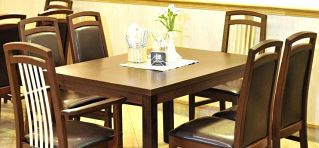 Dřevěné a jídelní stoly